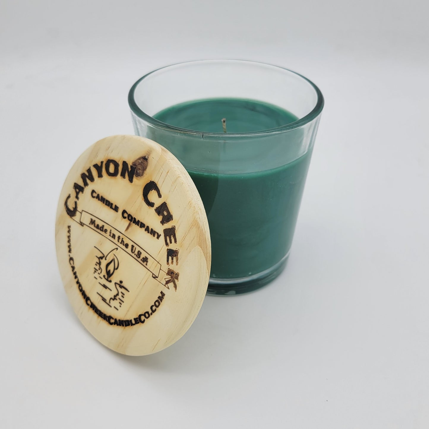 Holiday Wreath 8oz tumbler jar candle