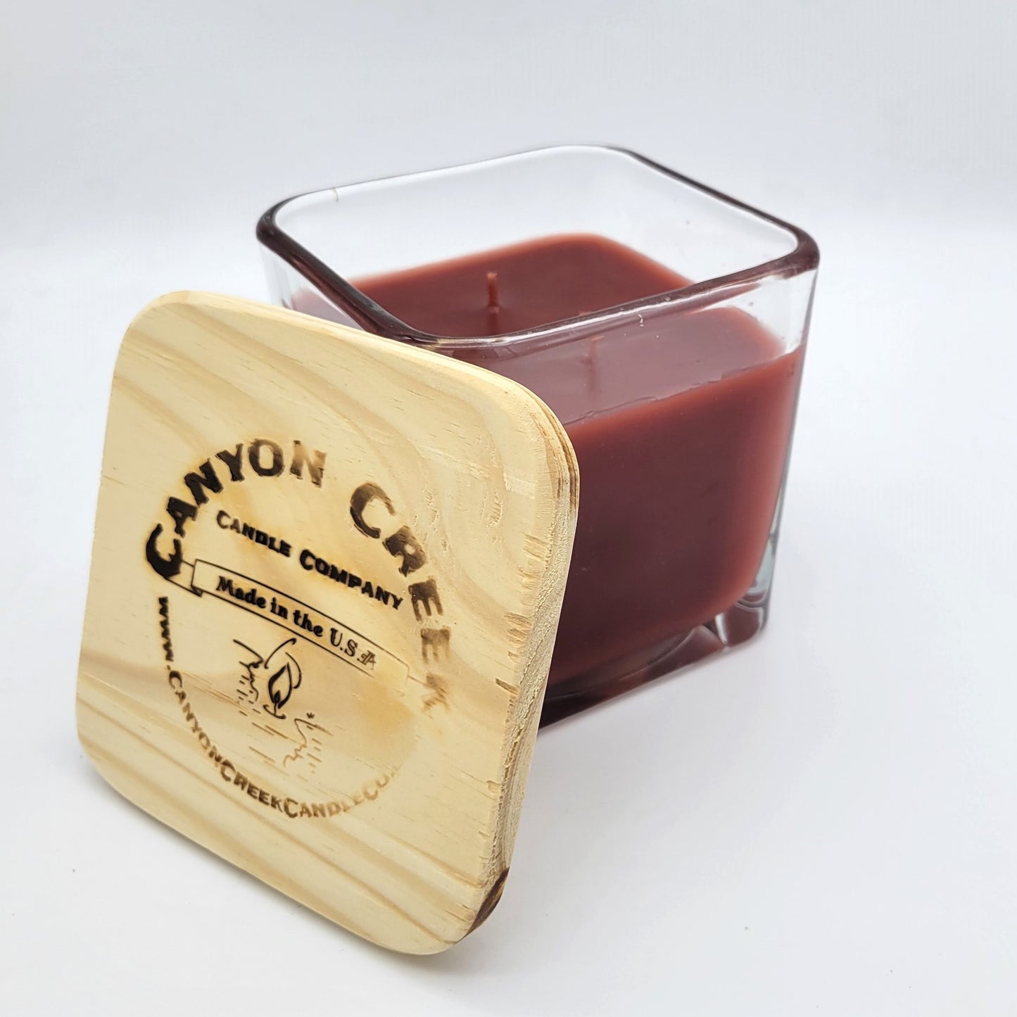 Cozy Cabin 14oz cube jar candle