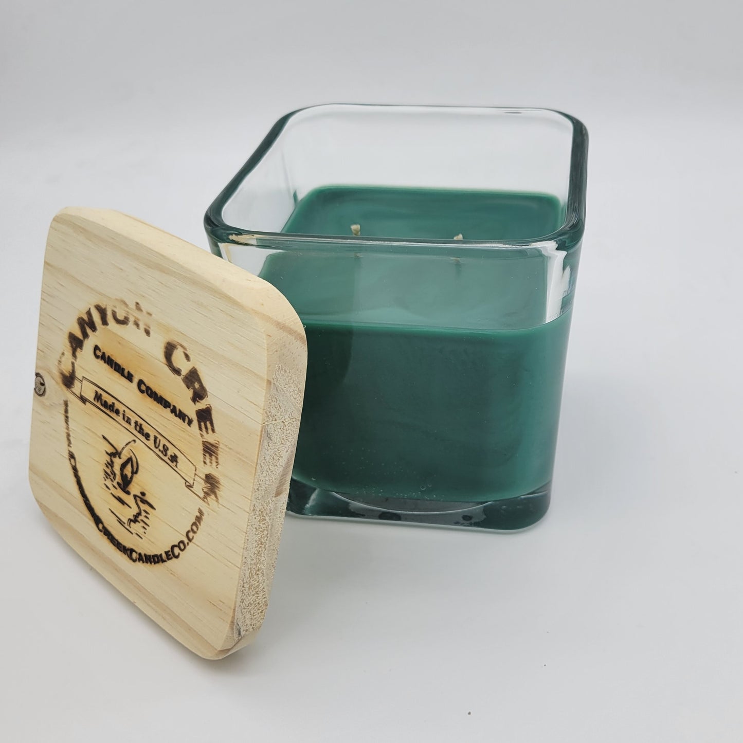 Holiday Wreath 9oz jar candle