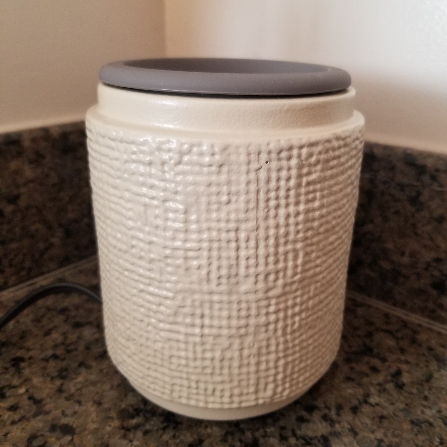 Flip Dish Wax Melt Warmer-Natural Linen