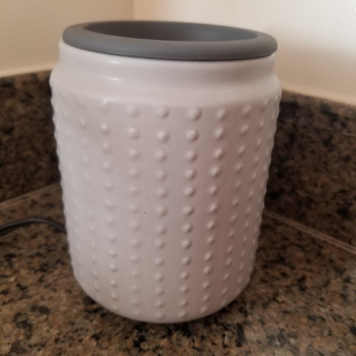 Flip Dish Wax Melt Warmer-Gray Hobnail