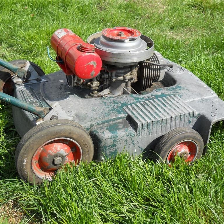 Dad's Garage 14oz cube jar candle