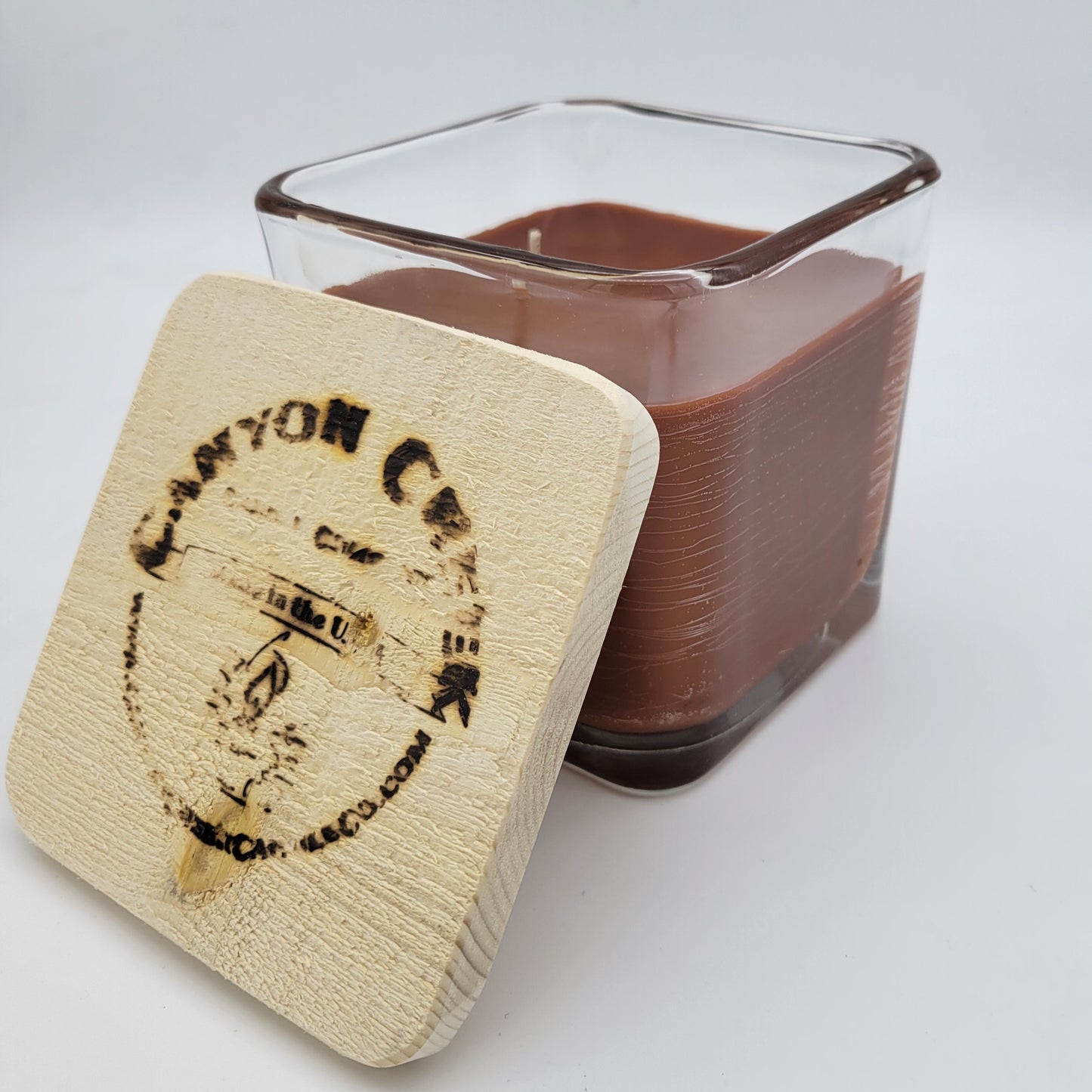 Saddle 9oz jar candle